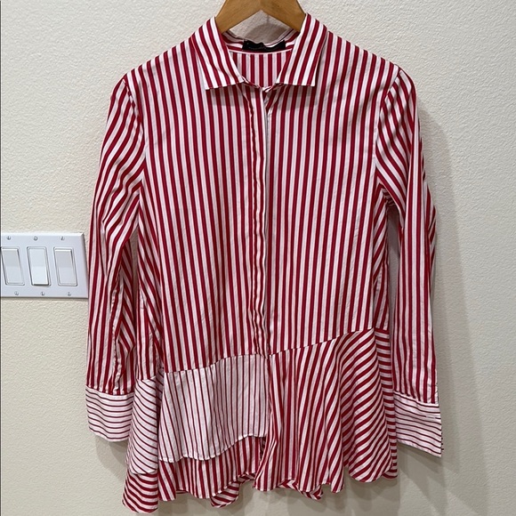 ⭐️Carolina Herrera Red And White Striped 100% Cotton Blouse—BEAUTIFUL! Like New - Picture 1 of 9